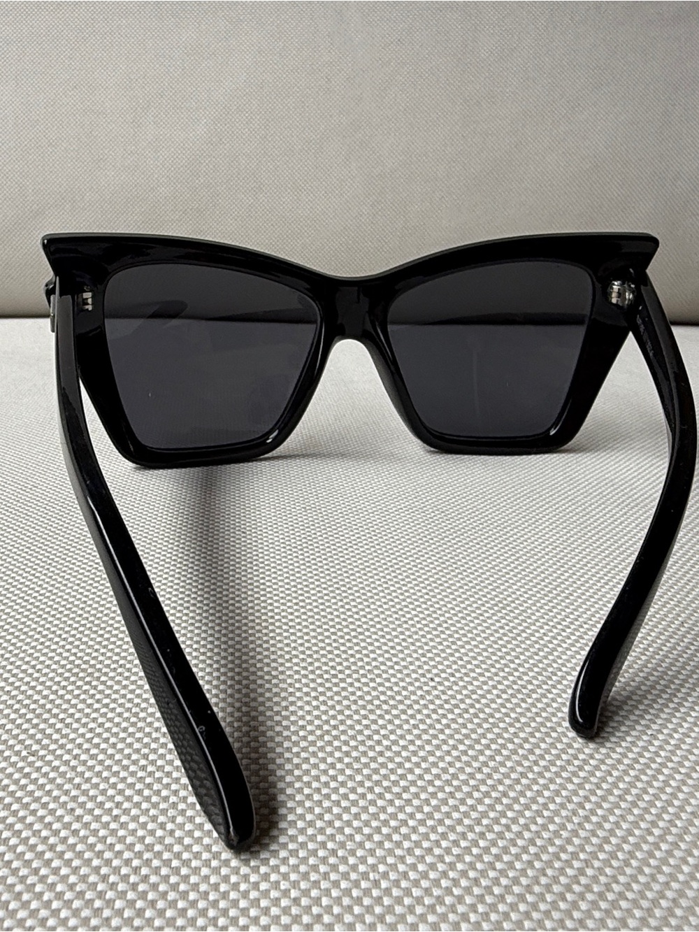 Le Specs Rapture Oversized Cat-Eye Sunglasses - Picture 4 of 7